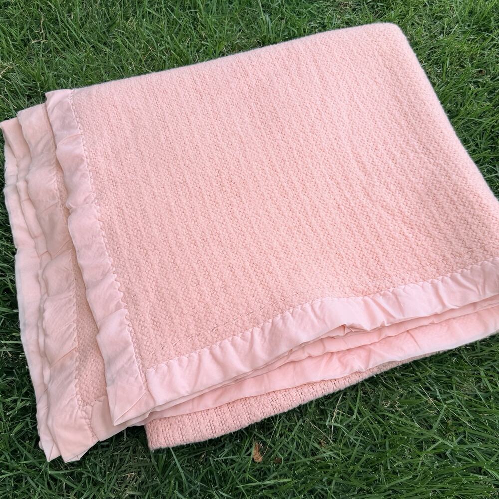 Vintage Pink Thermal Waffle Satin Trim Blanket Full/Queen 86x96" Silkie Soft USA